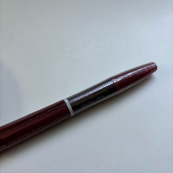 Burt's Bees 100 % Natural Moisturizing Tinted Lip Oil - Picture 4 of 4